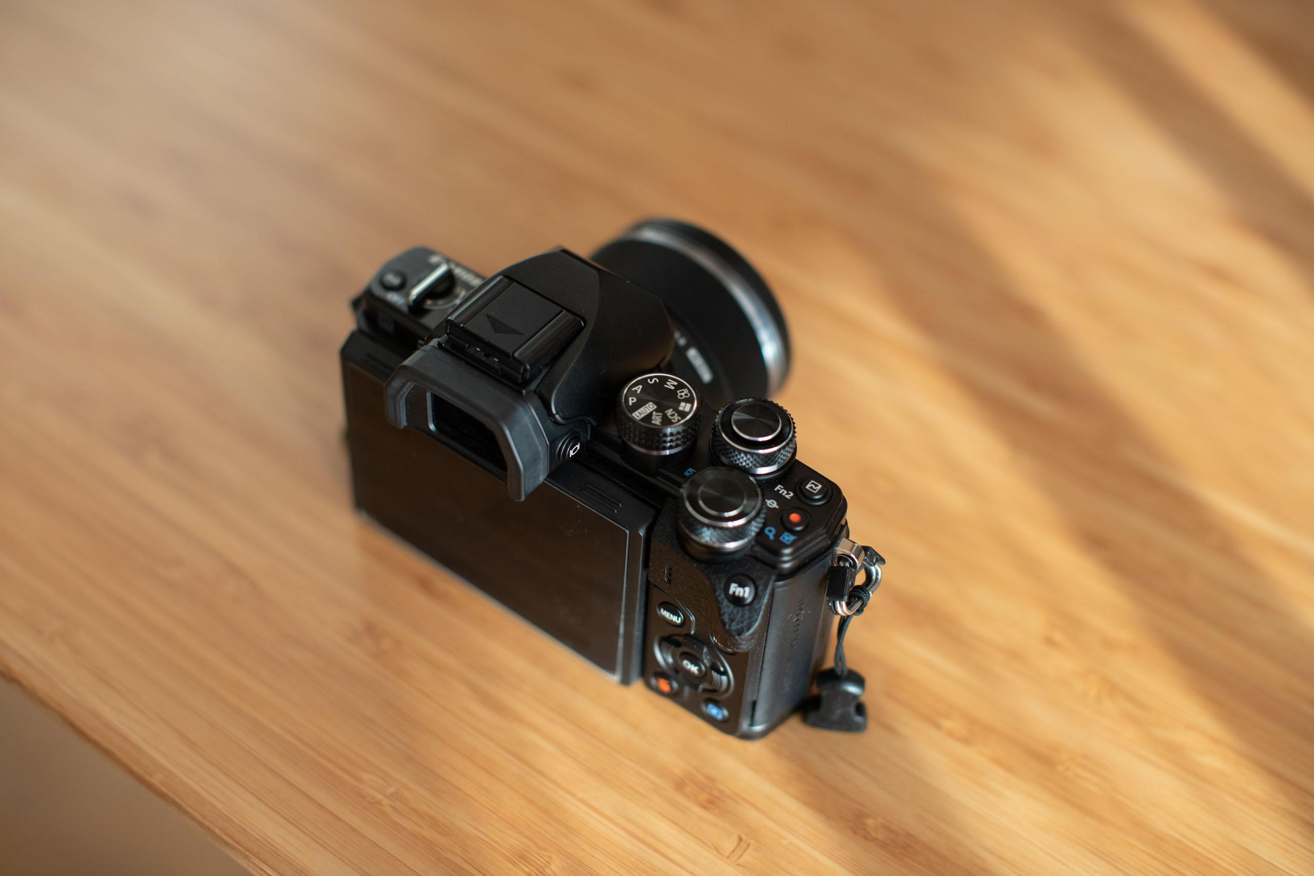 奥林巴斯em10 四代还值得买吗 新生小白 预算有限 有必要要4代吗 还是