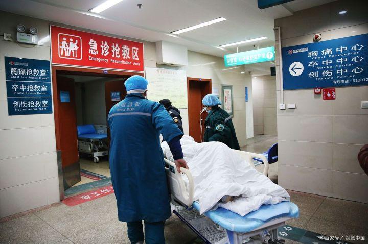 21岁美女主播被送抢救室,命悬一线,医生回放直播:吃的有问题! - 知乎