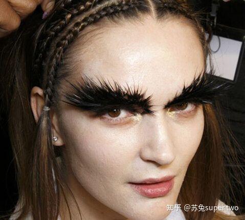 如何看待清华美院走秀的模特全是眯眯眼文化自信去哪儿了