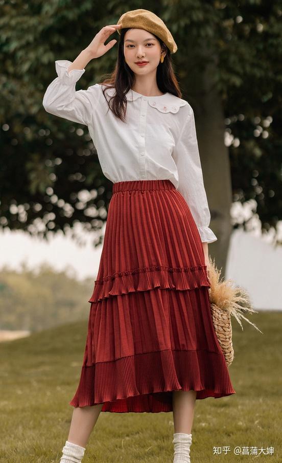 有没有不太抢眼的红色小裙子推荐?