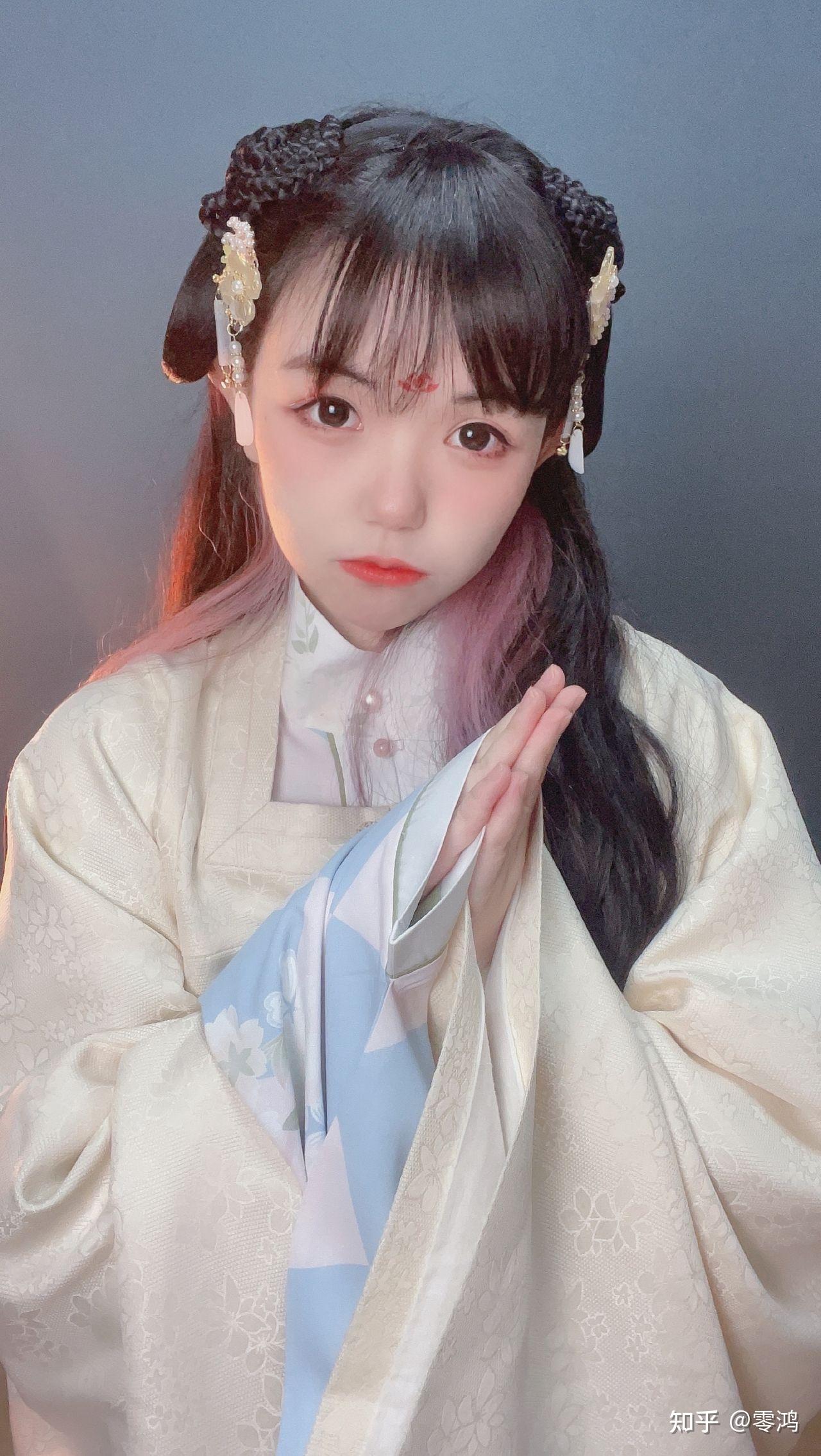 封茗囧菌的线下和微博的照片差别大码吗各位线下见过的可以说一下嘛