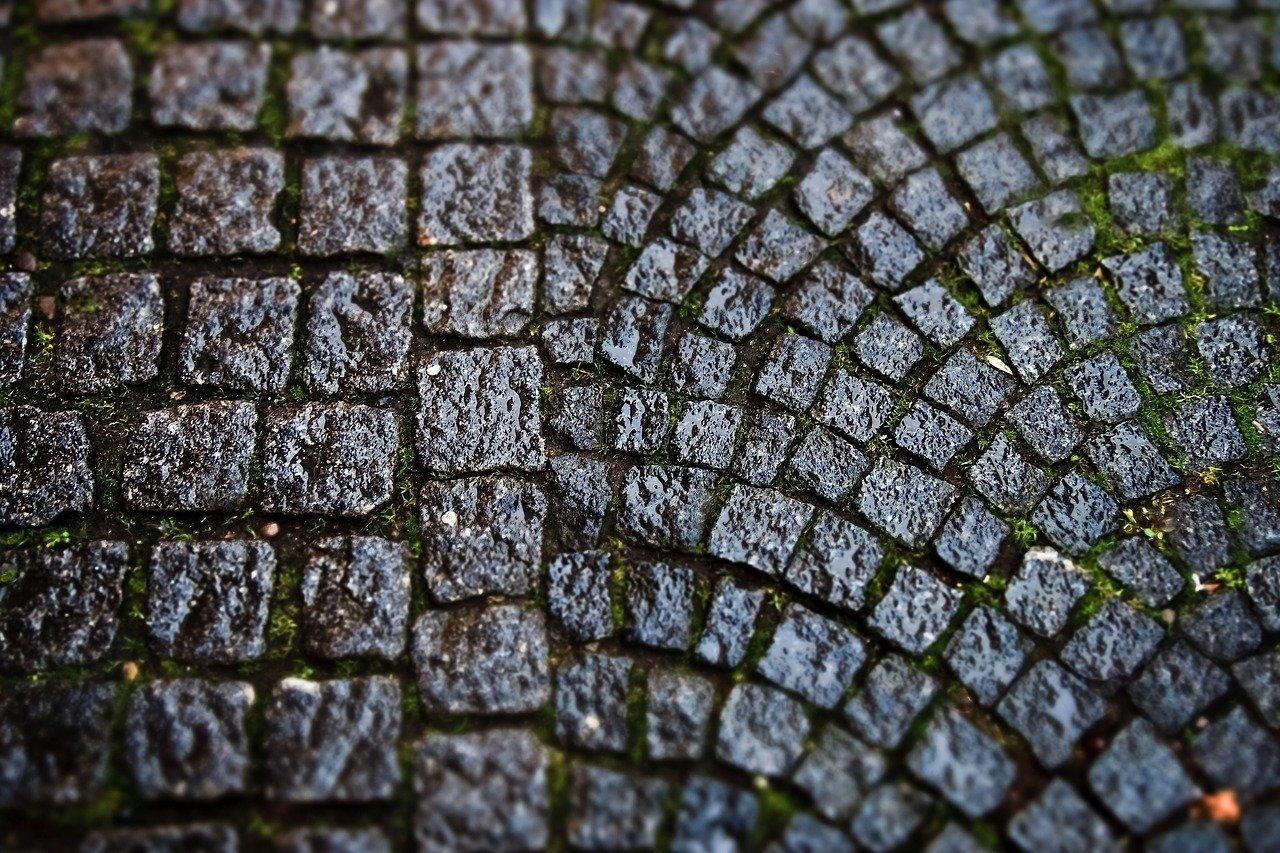 2. 地面铺设工艺