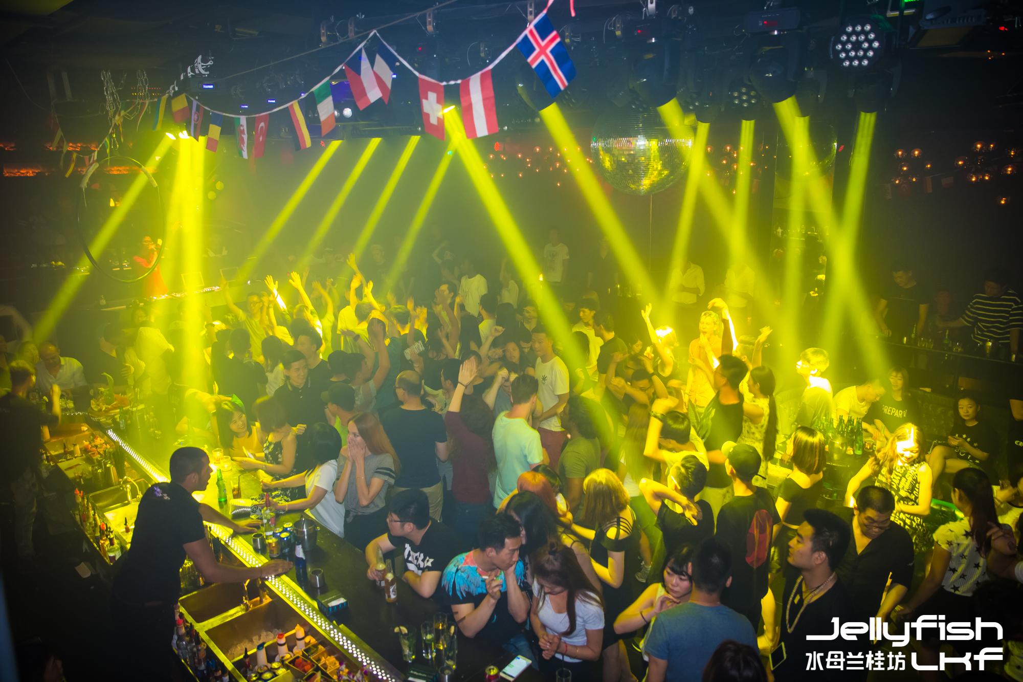 成都有哪些不错的酒吧?