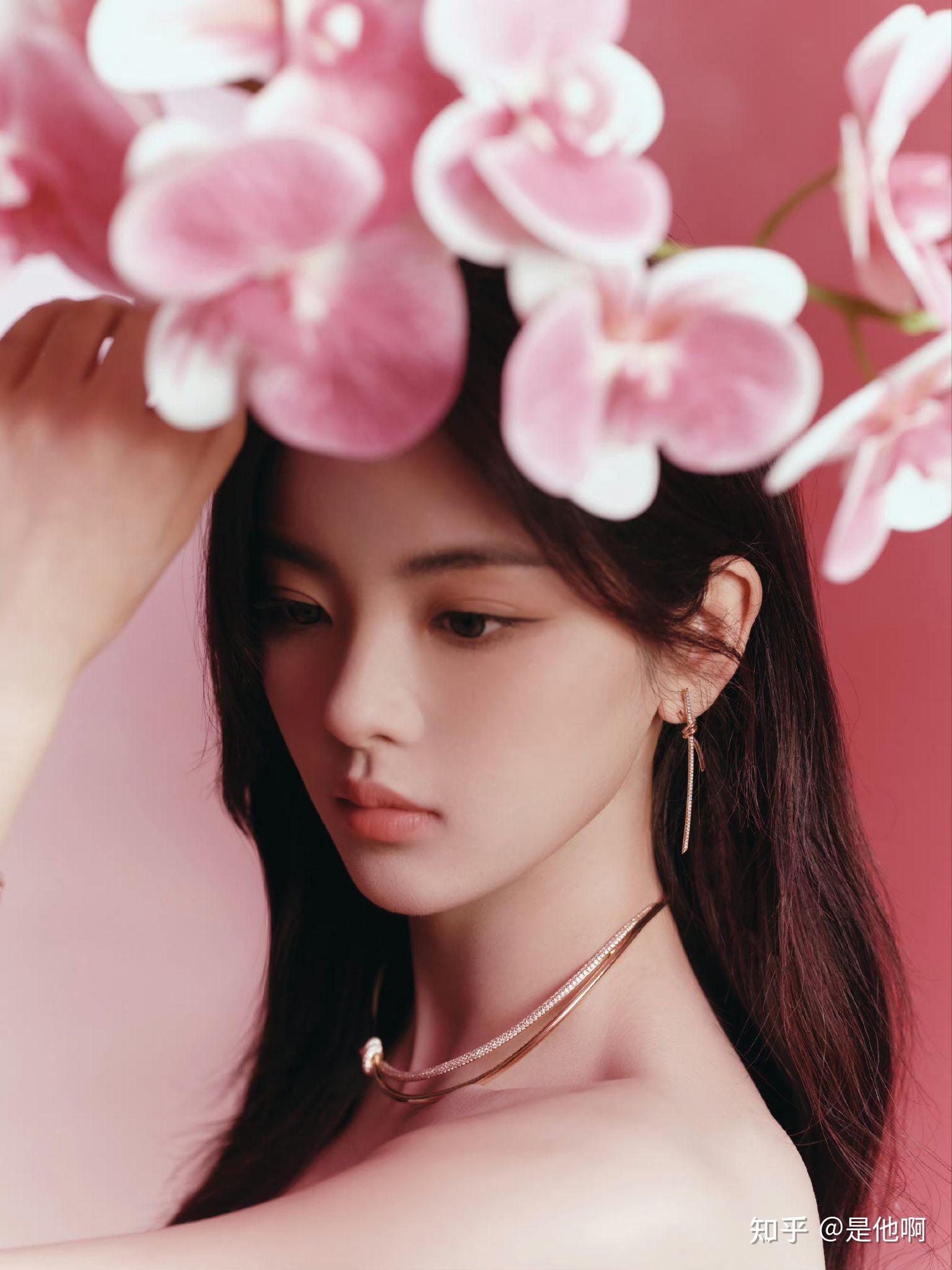 为什么很多人都觉得杨超越的颜值惊为天人甚至说是超高颜值