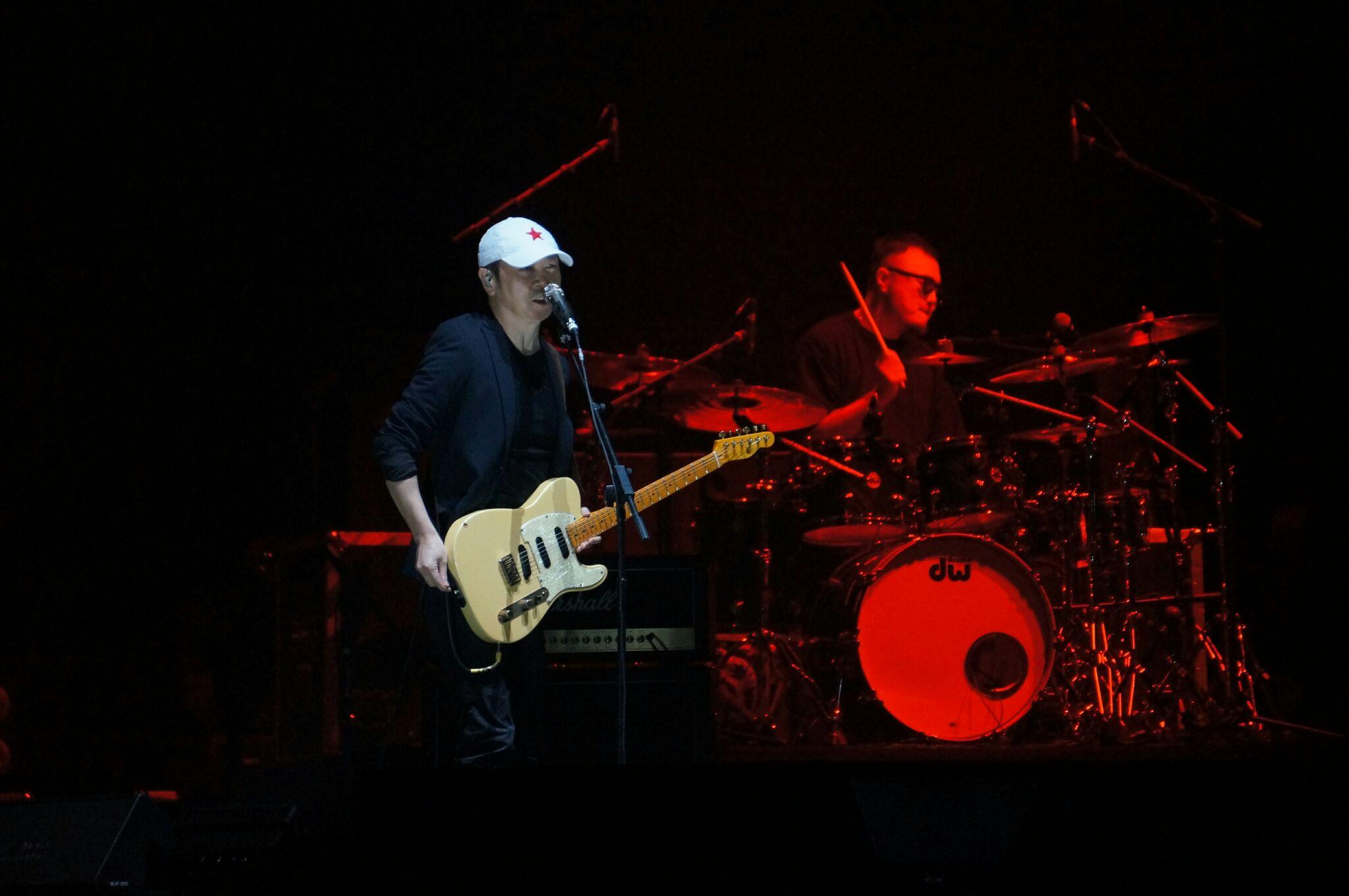 如何评价在南京奥体举行的李志20162017家跨年音乐会