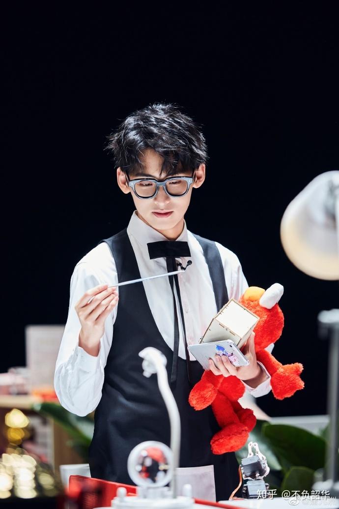 如何看待明星大侦探之名侦探学院第二季