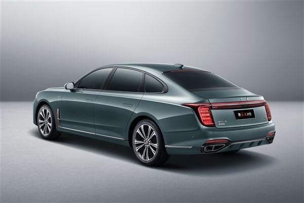 新款红旗h9正式交付,豪华升级配四驱,售价32.98万元起