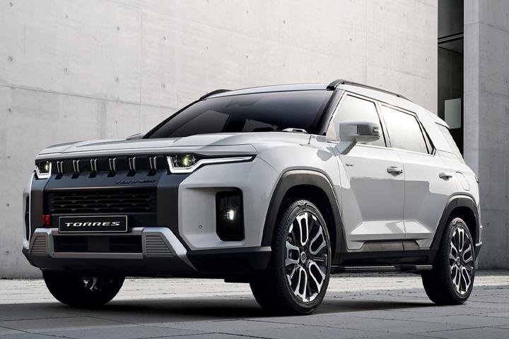 七孔格栅勺形灯组双龙全新suvtorres正式亮相