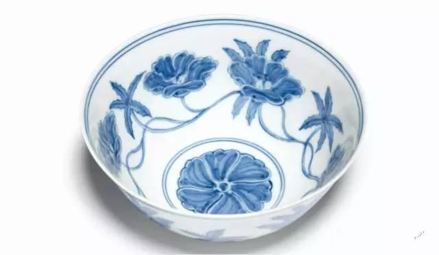 中国美術 明 青花纏枝 富貴佳器款 獅子紋碗 高 6cm 明