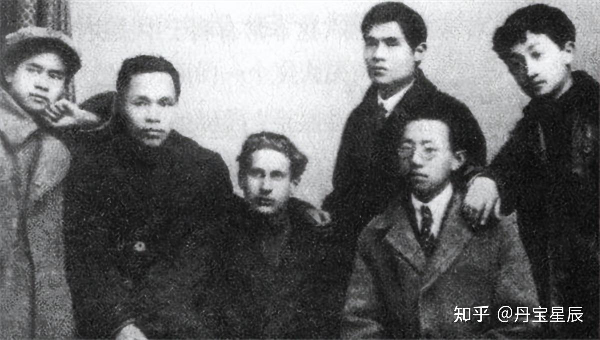公交车撞死85岁老人，知晓他身份，司机惊呼：他是中共一大代表？ - 知乎