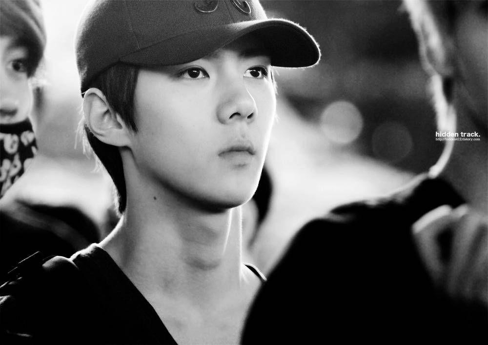 求一下吴世勋刚刚出道时候的图