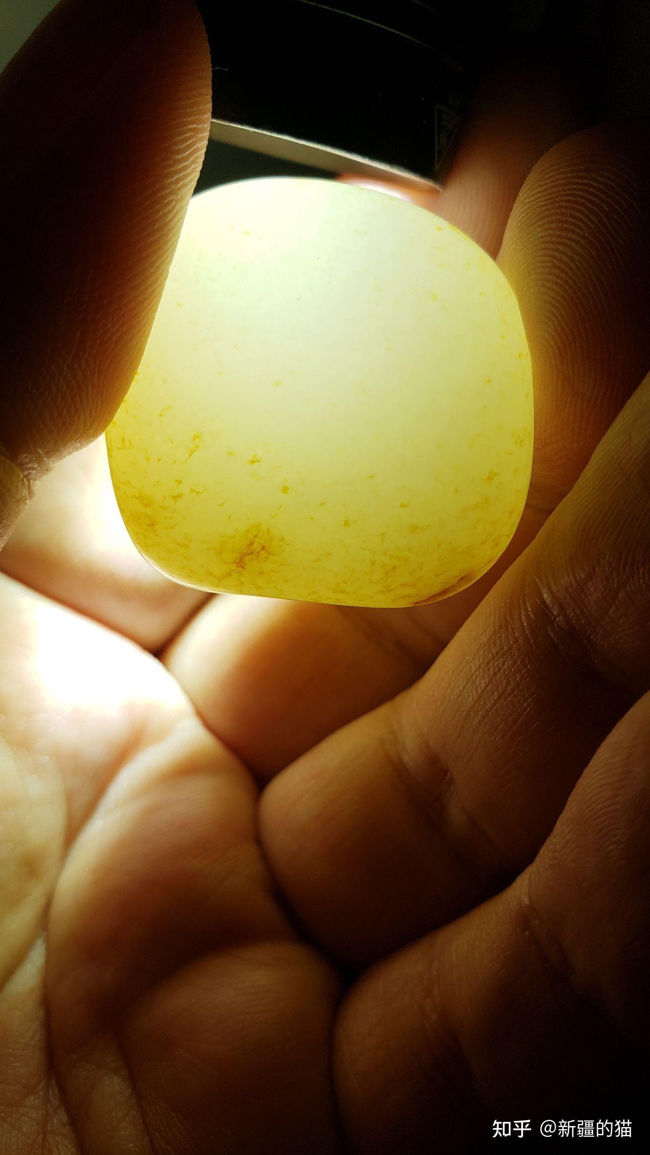 玉石用什么灯光照才能有晶莹剔透的效果