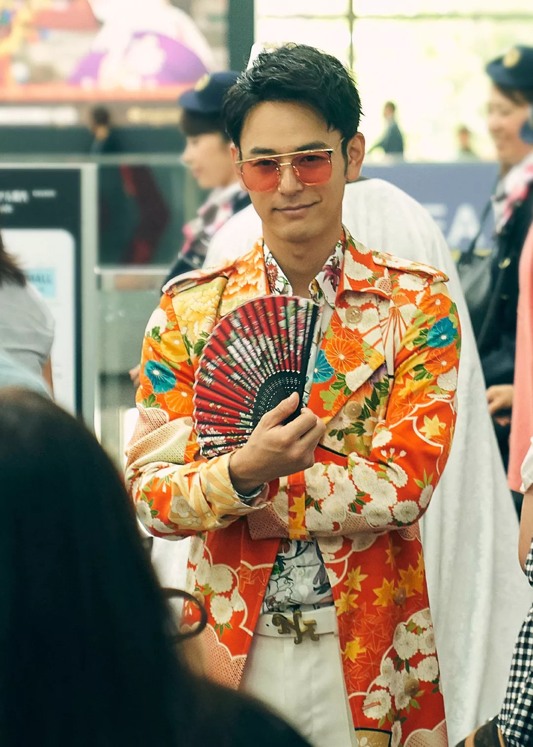 野田昊为什么总穿带花的衣服? - 知乎