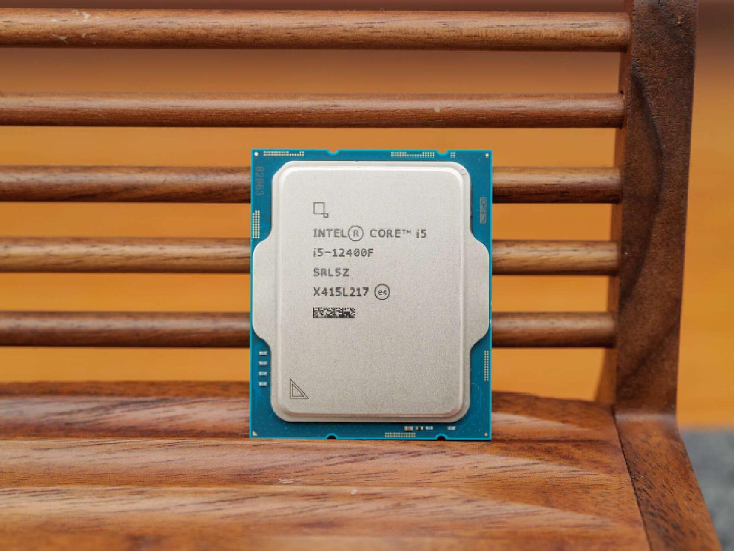 618入门CPU怎么选?L3大三缓的实际效果如何?Intel i5-12400F和AMD 5700X3D对比测试