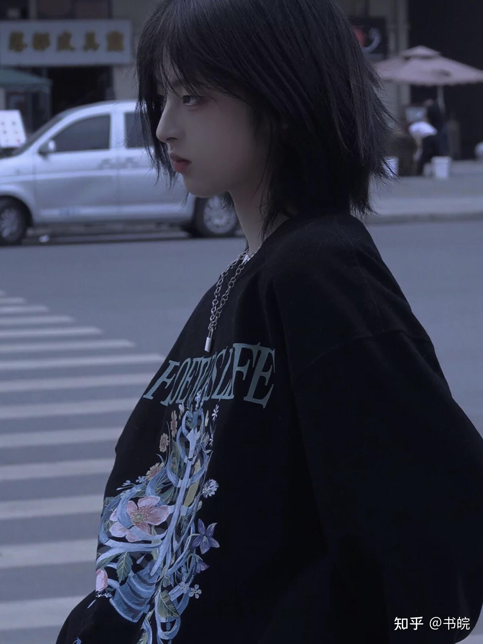 怎么评价不要欺负小谢的颜值? - 知乎