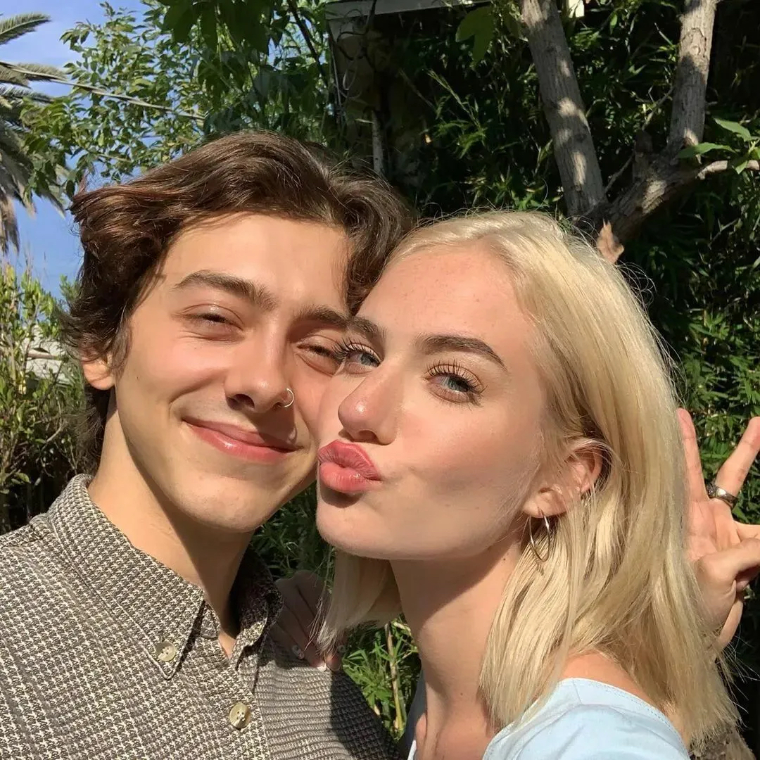 有哪些高逼格的欧美情侣头像?