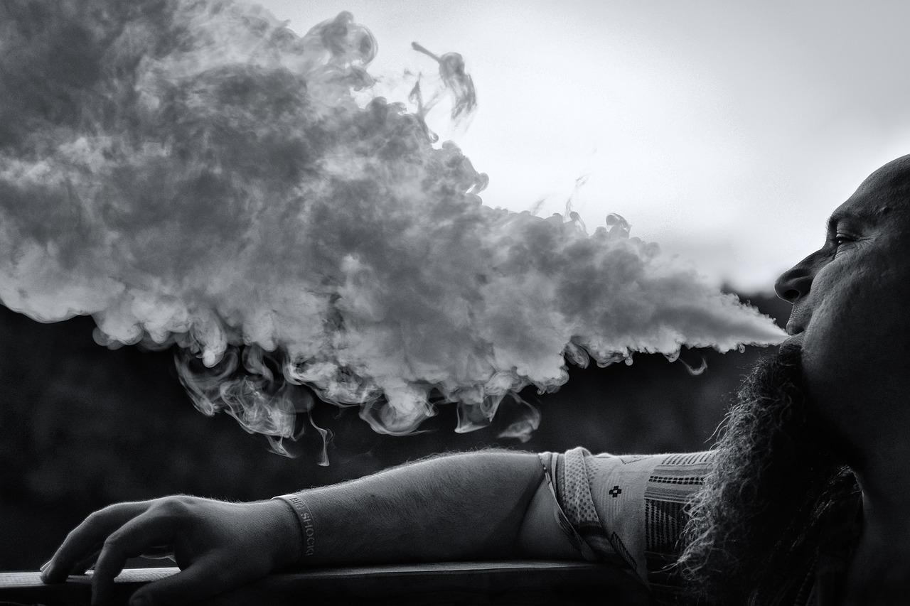 室内吸烟如何去除烟味