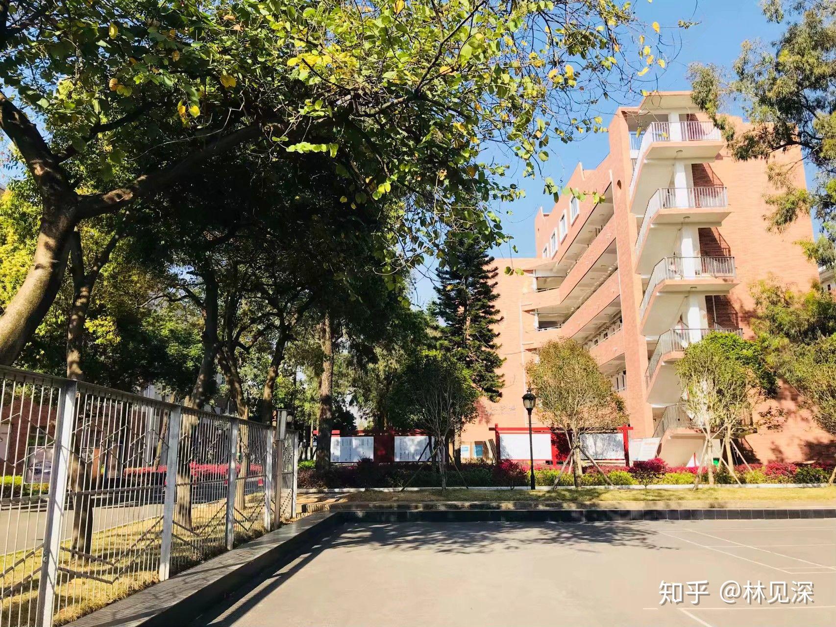 柳州高中柳南校区环境怎么样听说会没有热水洗澡宿舍是怎么样的