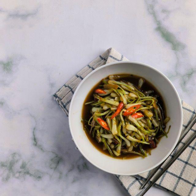 有什么食物是「中国人吃，而外国人基本不怎么吃的」？