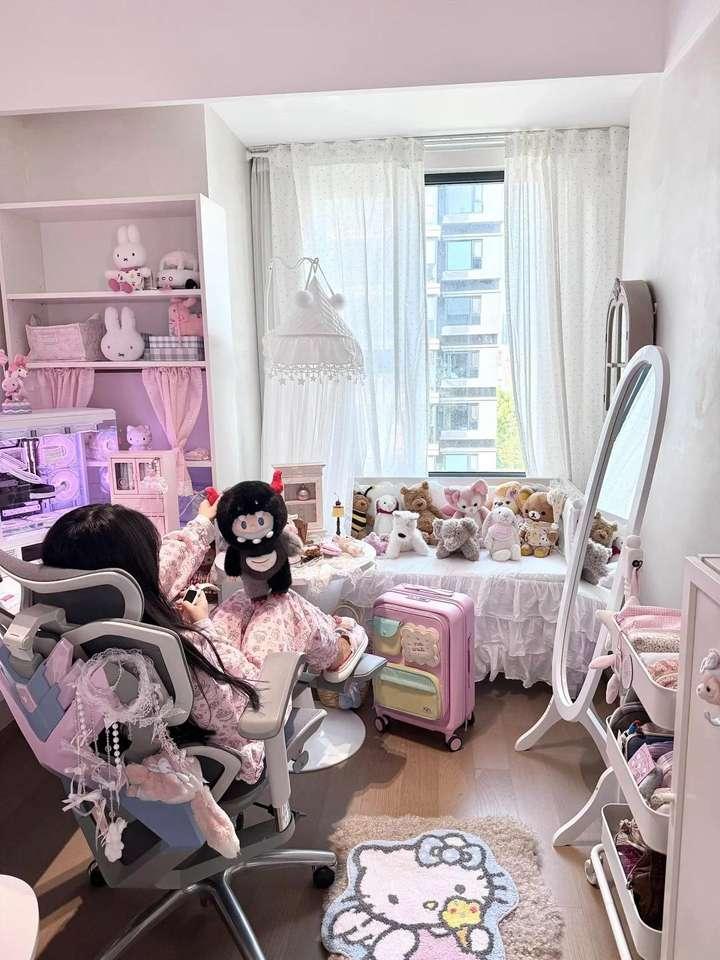 香港一女姑娘的家火了，小窝布置得满满当当，那叫一个壮观，晒晒 - 知乎