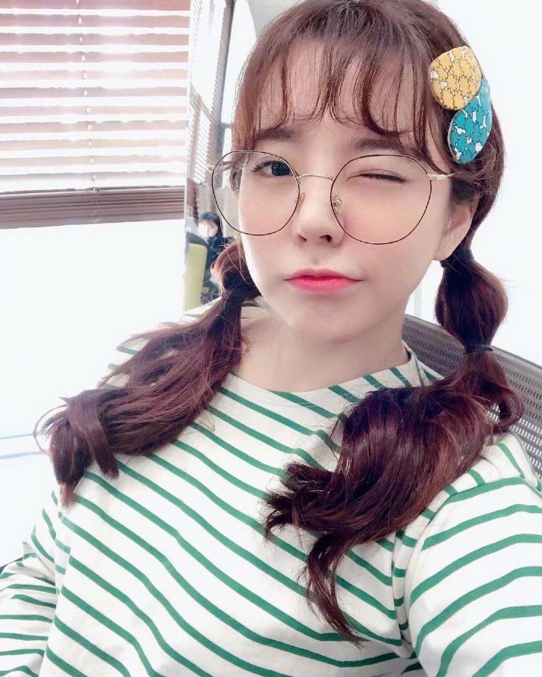 sunny作为李秀满的侄女不应该有很多资源吗 为什么现在感觉查无此人?