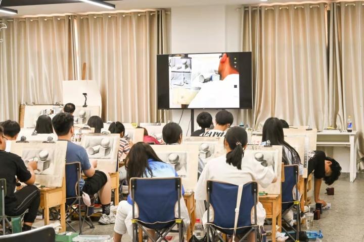 武汉画室——画室选择大的好还是小画室 - 知乎