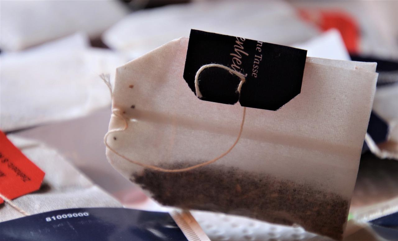 为什么空调刚开有臭味