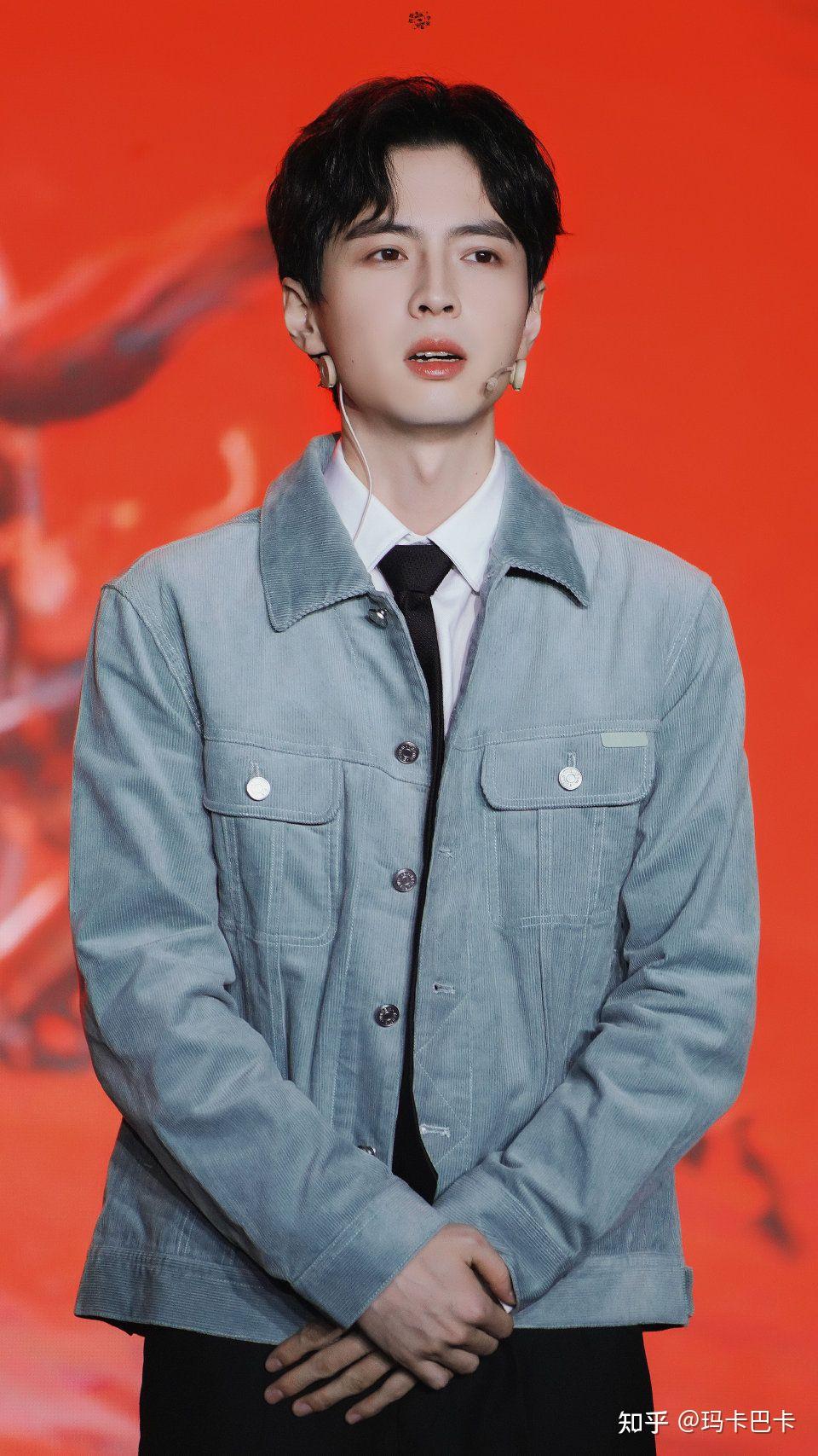 可以发几张你压箱底的蒲熠星的帅照嘛? - 知乎