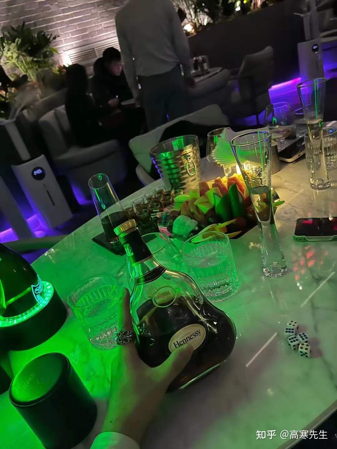 在酒吧里常点的洋酒种类及大众喝法