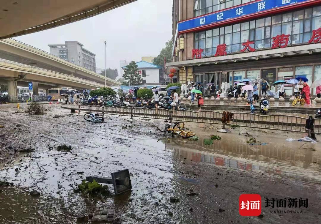 河南暴雨致郑州大学第一附属医院停电,近三千名医护坚守,正协调转运