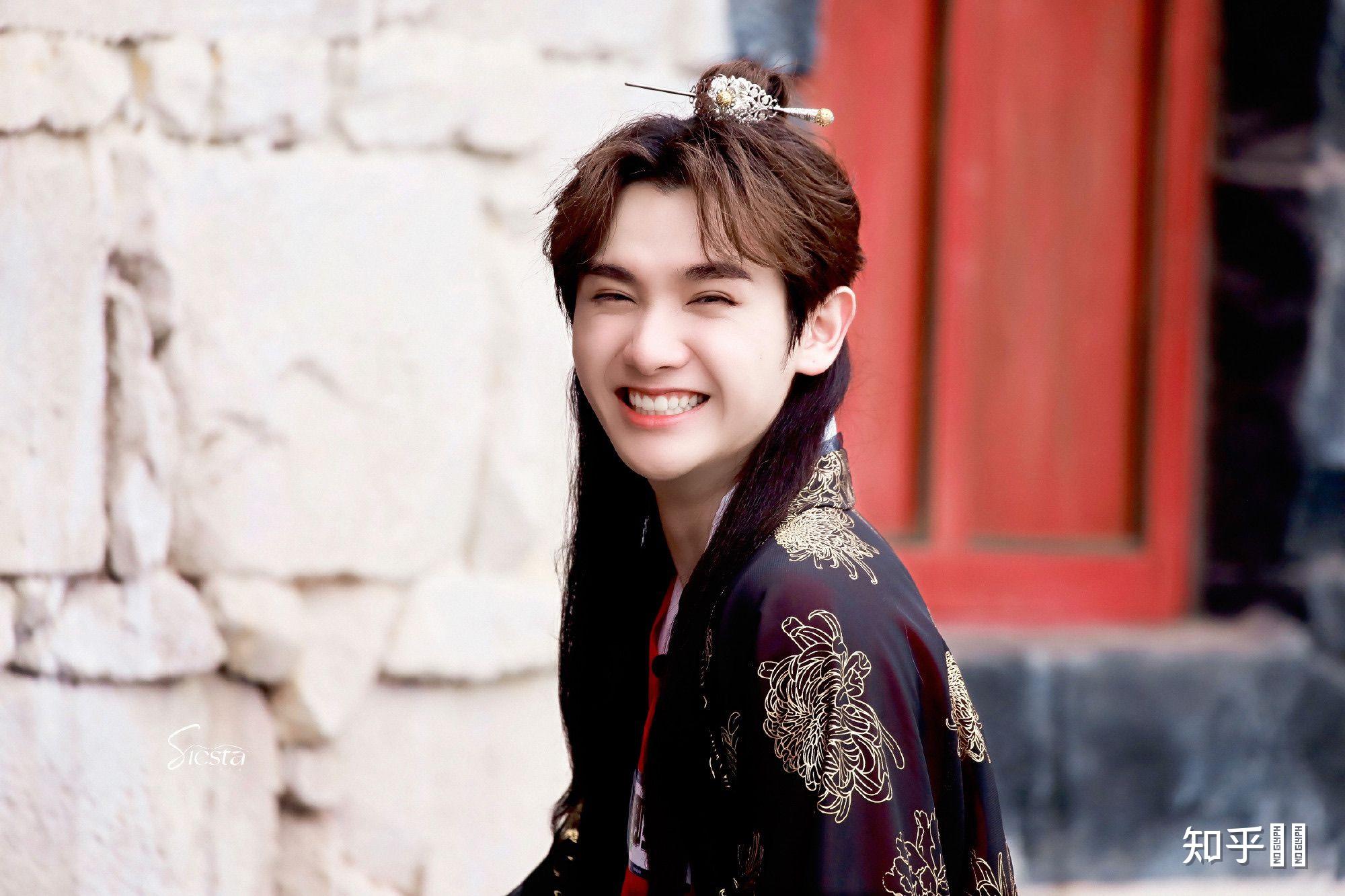 高卿尘是不是被放弃了? - 知乎