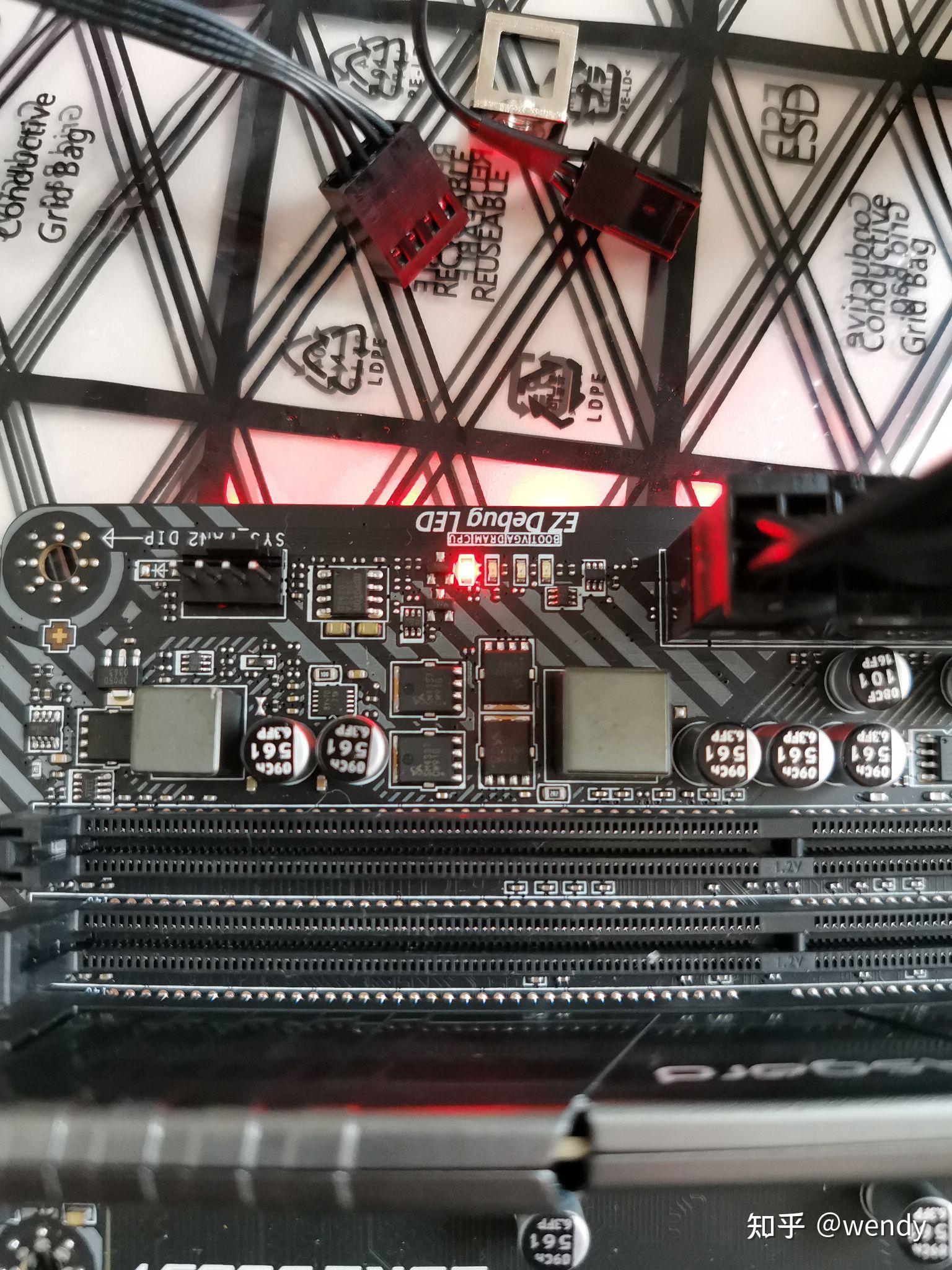 微星b450m 迫击炮主板,新手第一次装机后cpu灯红色常亮,显示器不亮