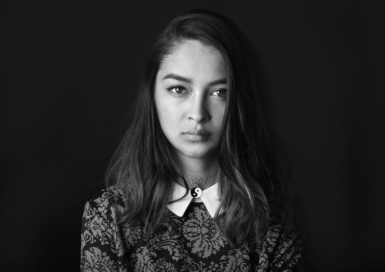 2. 设计草图轮廓