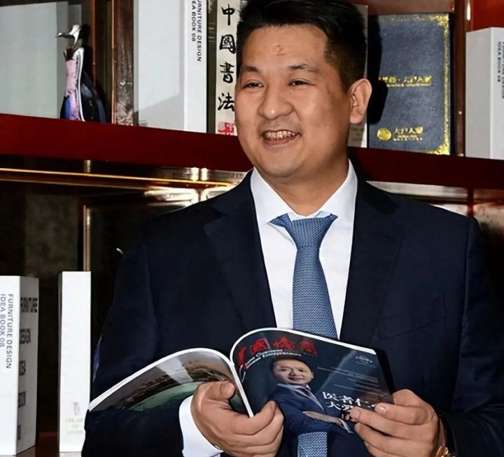 佘伦凯靠坑中国人敛财21亿贩卖人口全球通缉8年后终于栽了