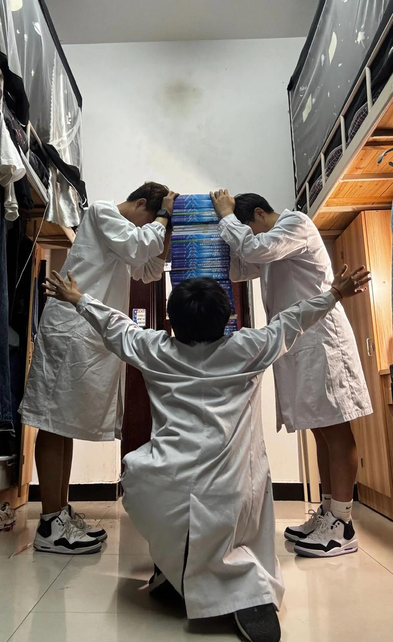 为什么学医是「劝退专业」，却仍有大量学子前赴后继？