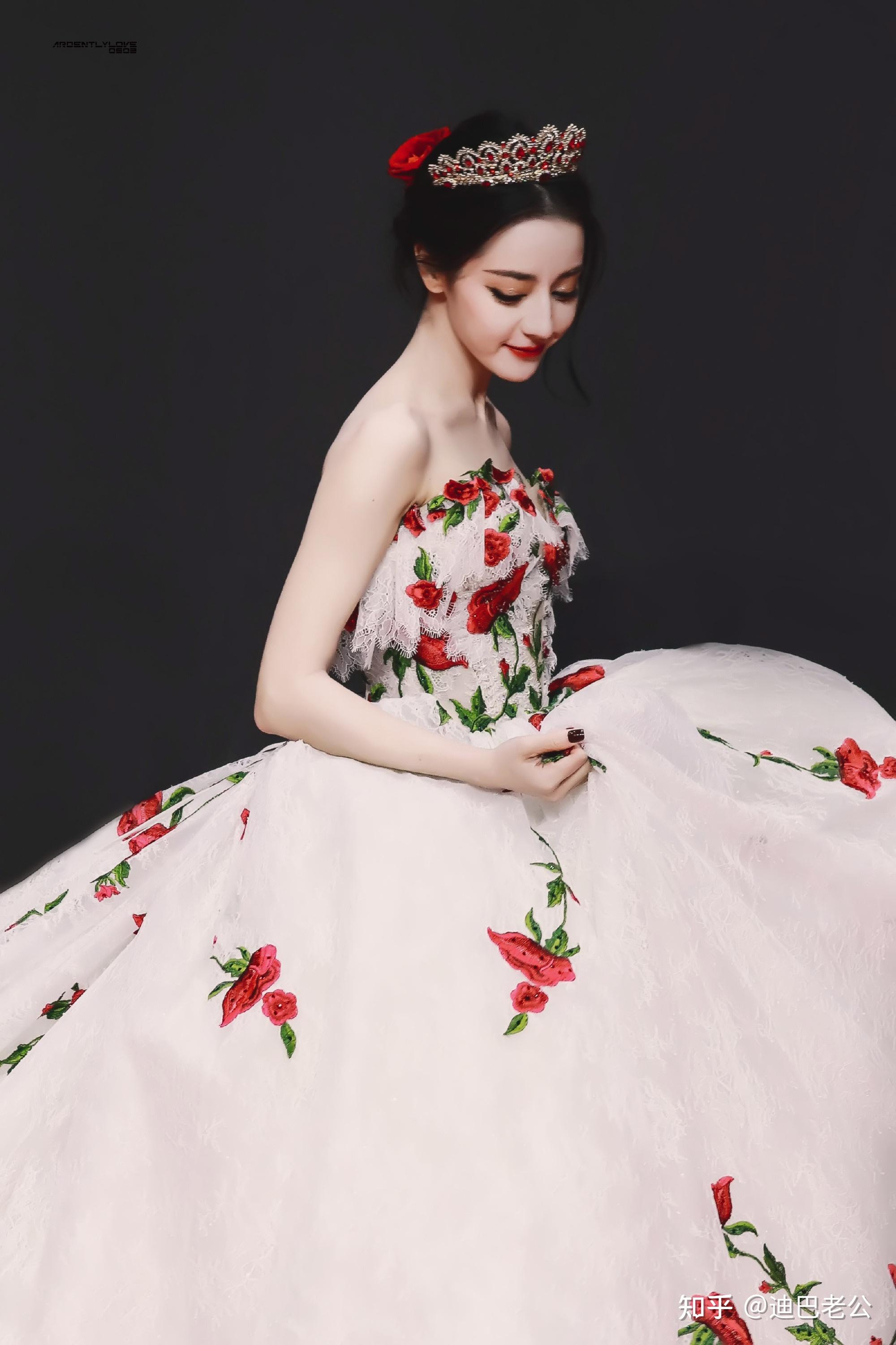 有没有迪丽热巴的神图分享呀