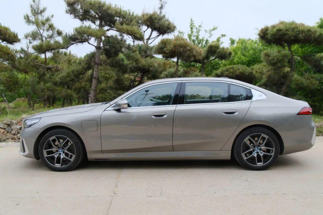 全新宝马 5 系/i5 发布,该系列车型有哪些亮点?