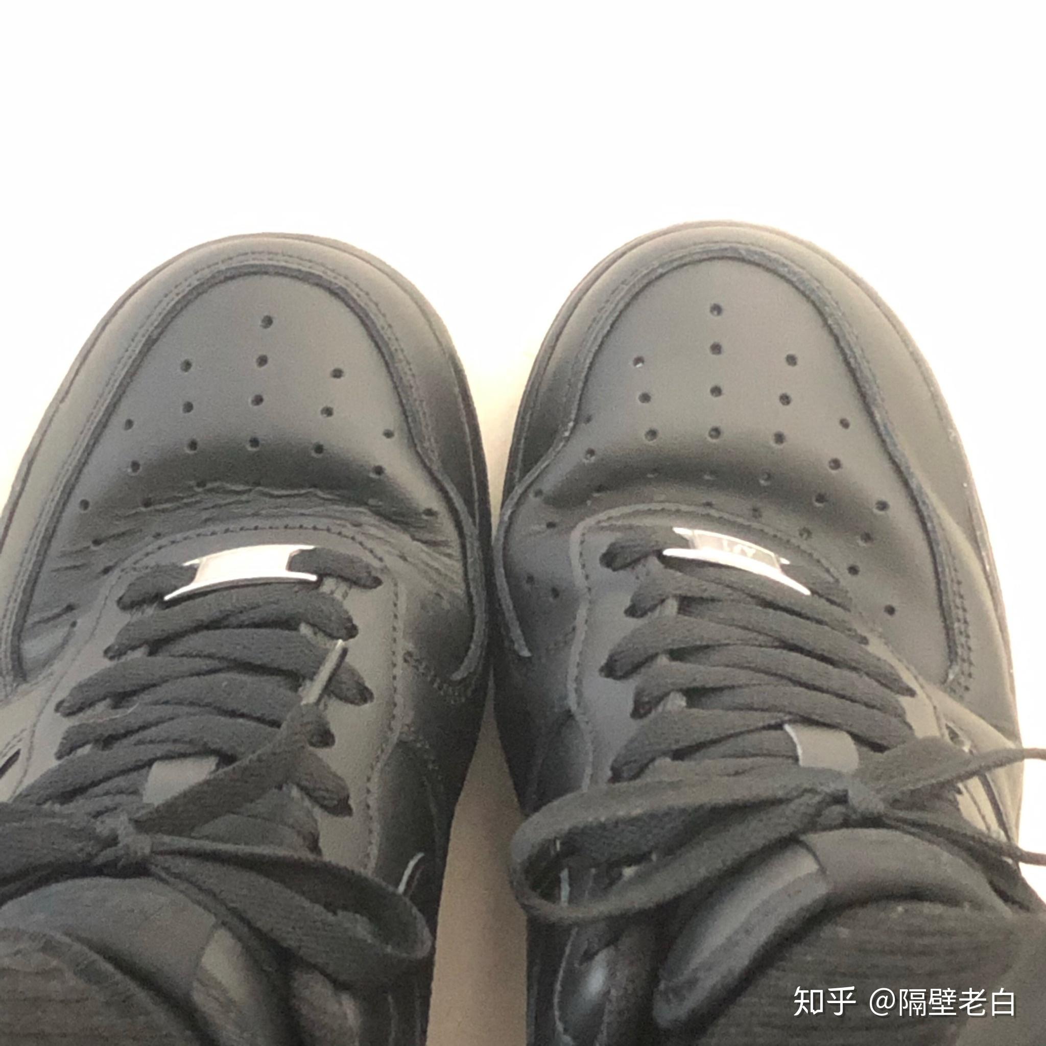 空军一号穿了半天感觉左脚皮面褶皱的很严重,皮质难道不一样?