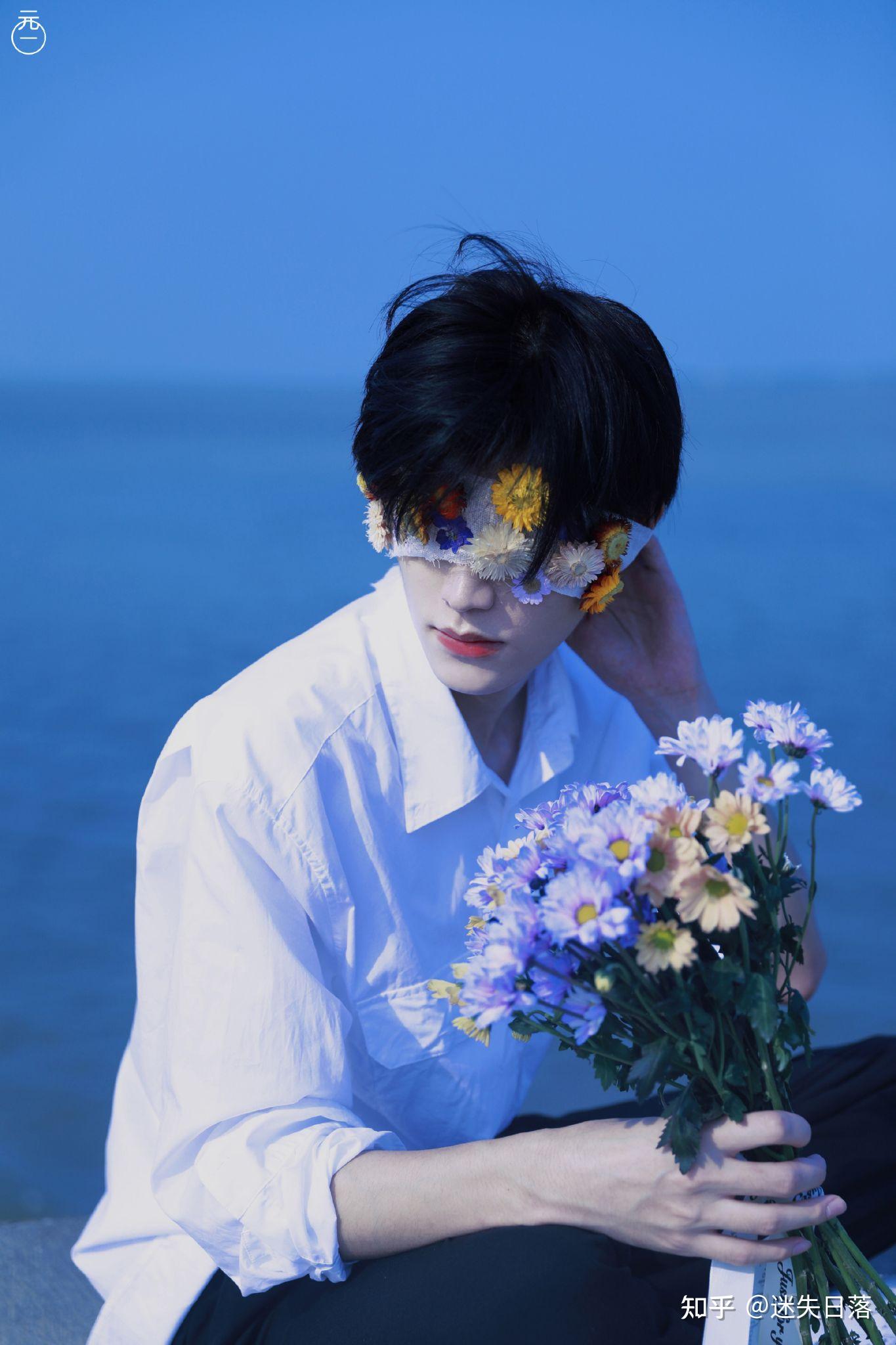 求推荐网红帅哥的微博? - 知乎