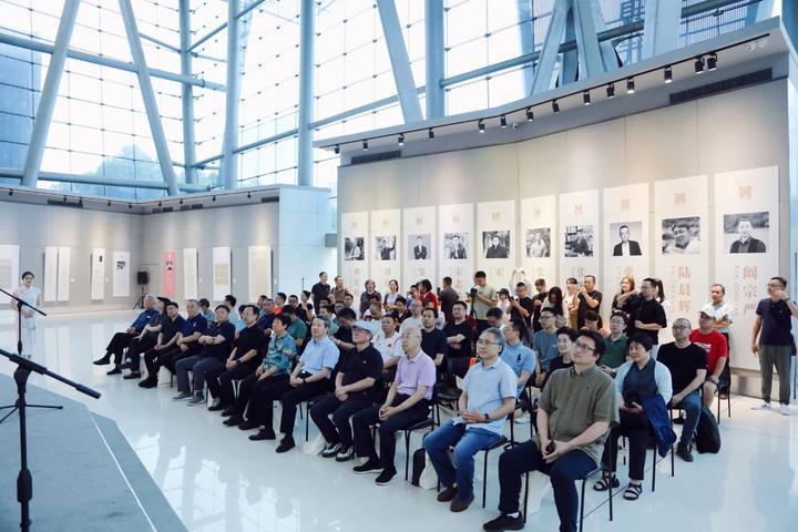 2024·江苏十佳青年书法家作品展在江苏省现代美术馆开幕 - 知乎