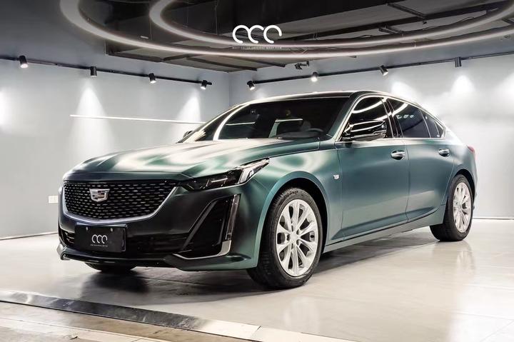 凯迪拉克ct5漫彩改色膜电光金属墨绿,内涵沉稳的象征