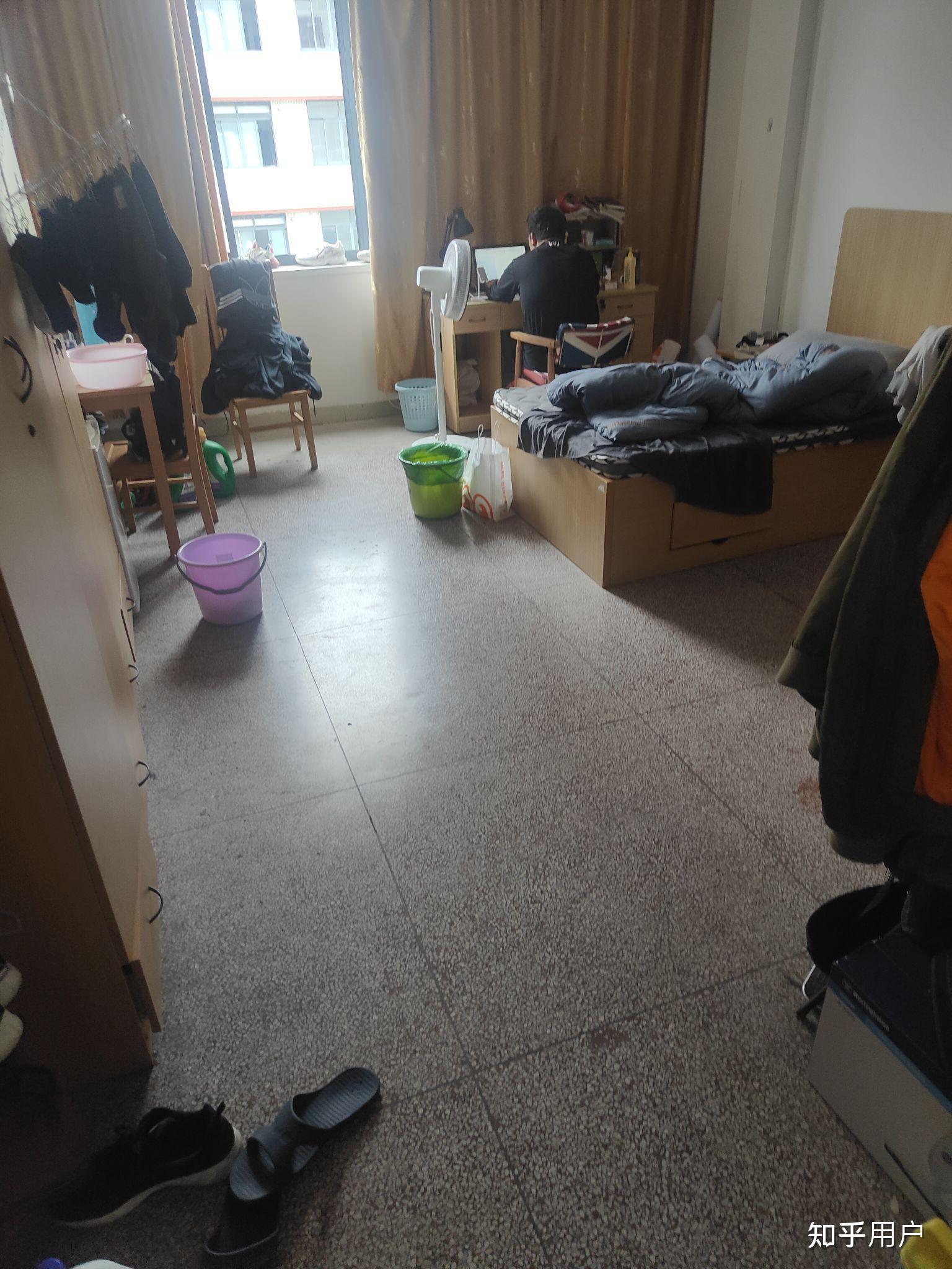 上海高桥石化宿舍情况如何可以提供照片吗十分感谢