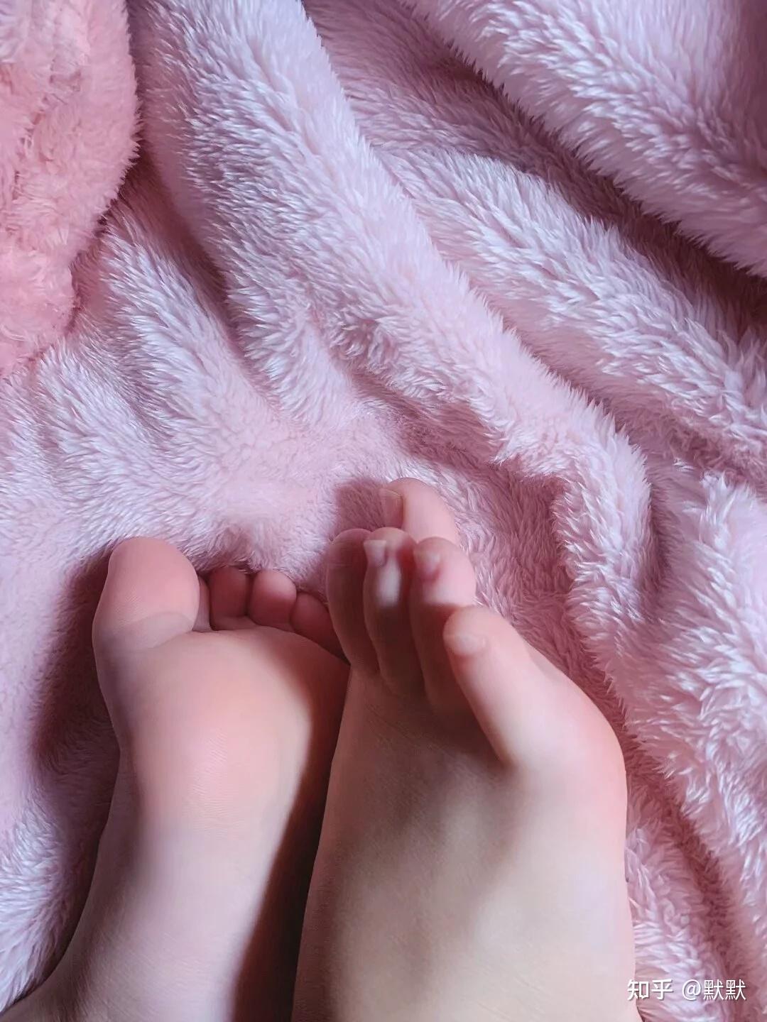 女孩子的脚底怎么个好看法? - 知乎