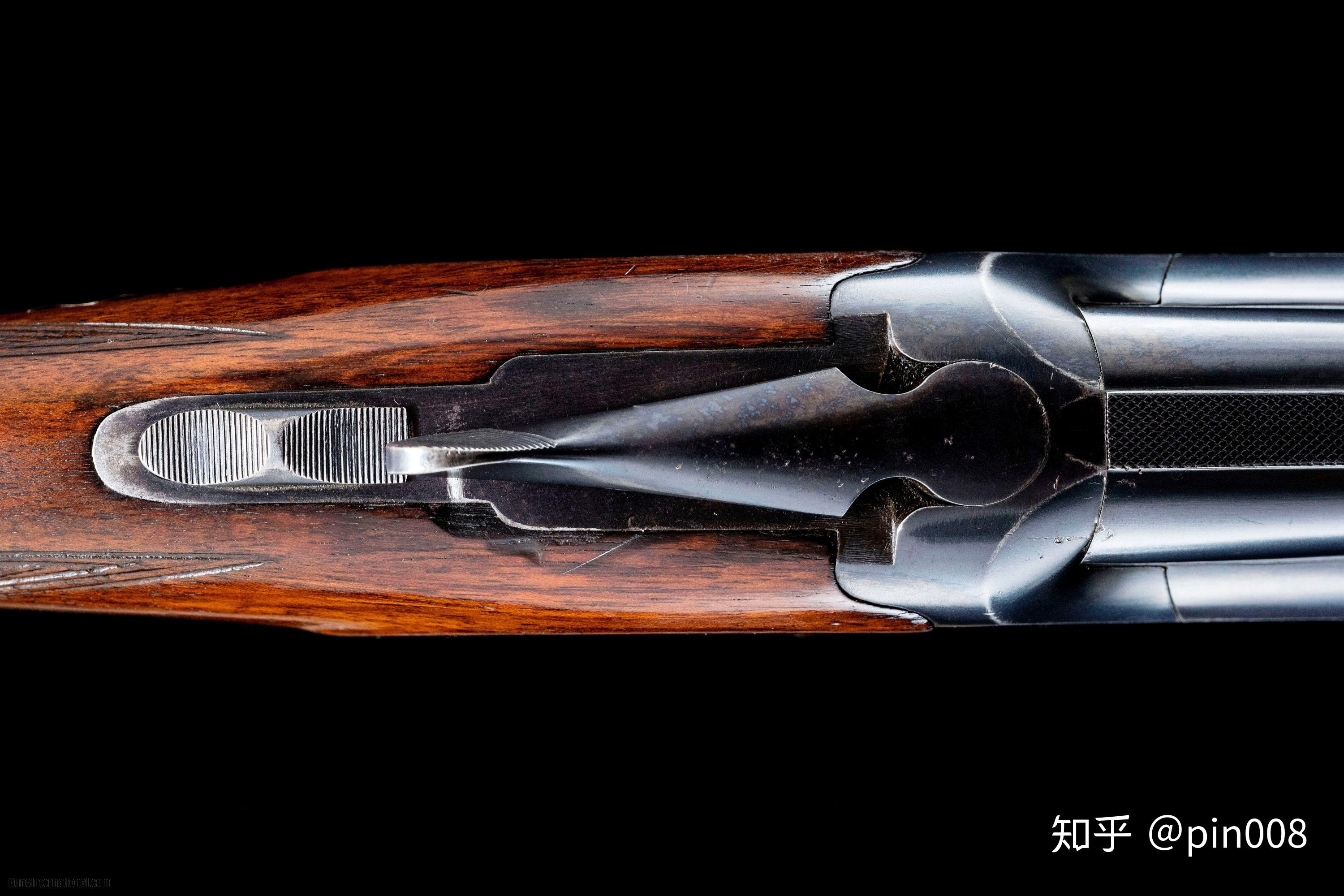 水平排列和上下排列的双管猎枪的性能区别和优缺点是什么