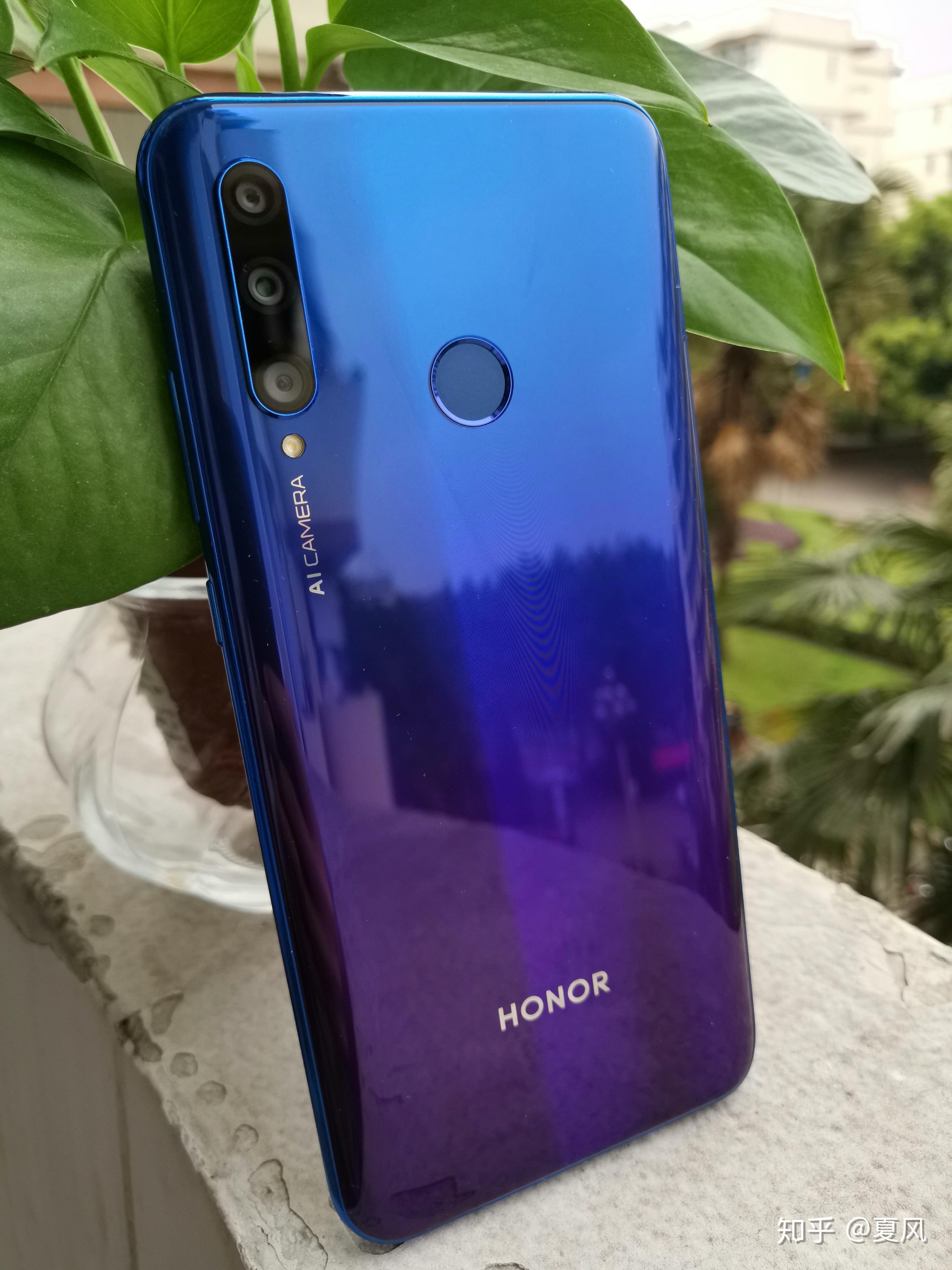 如何评价 1599 元起步的荣耀 20i 手机?