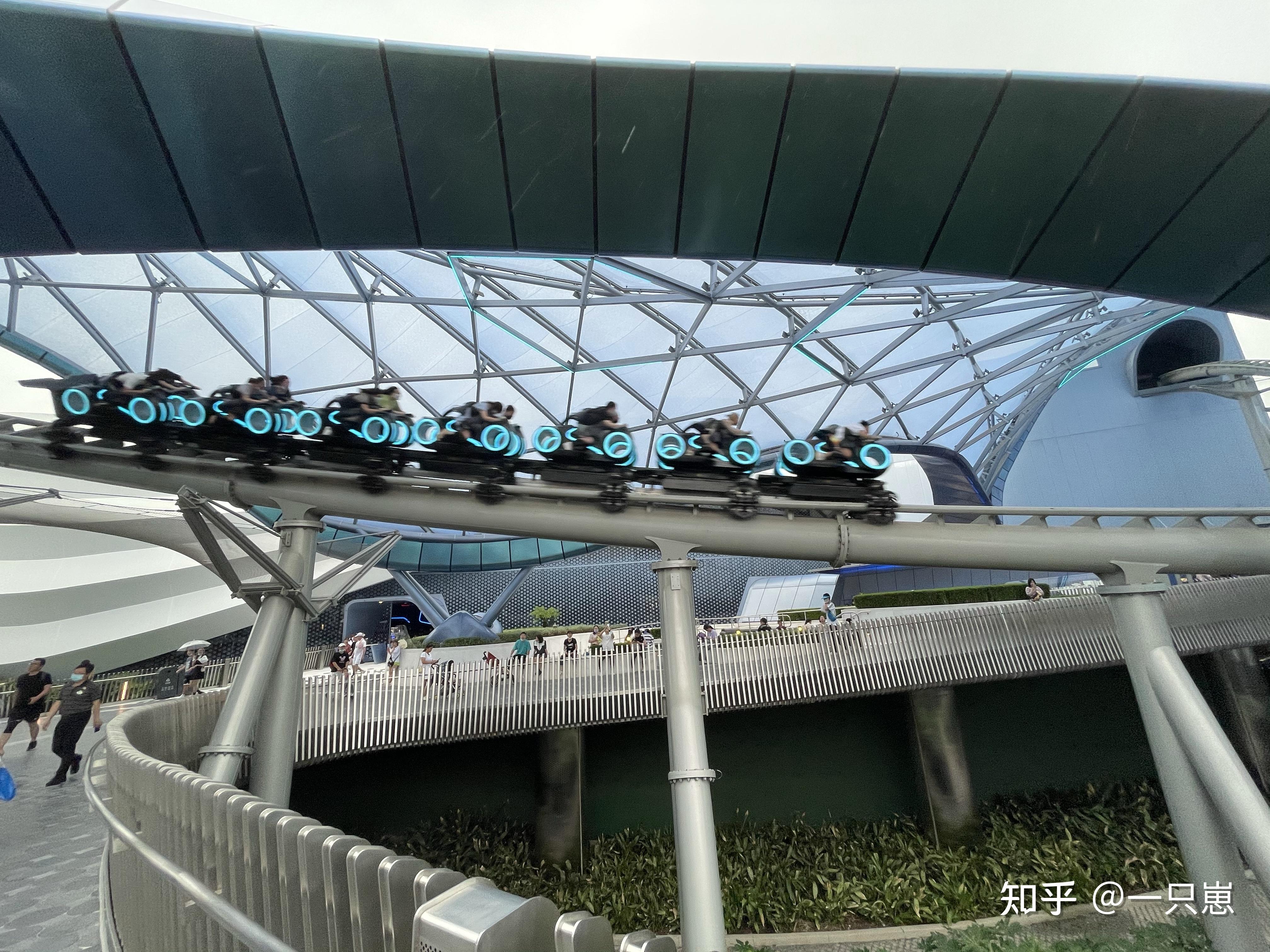 迪士尼的创极速光轮吓人吗? - 知乎