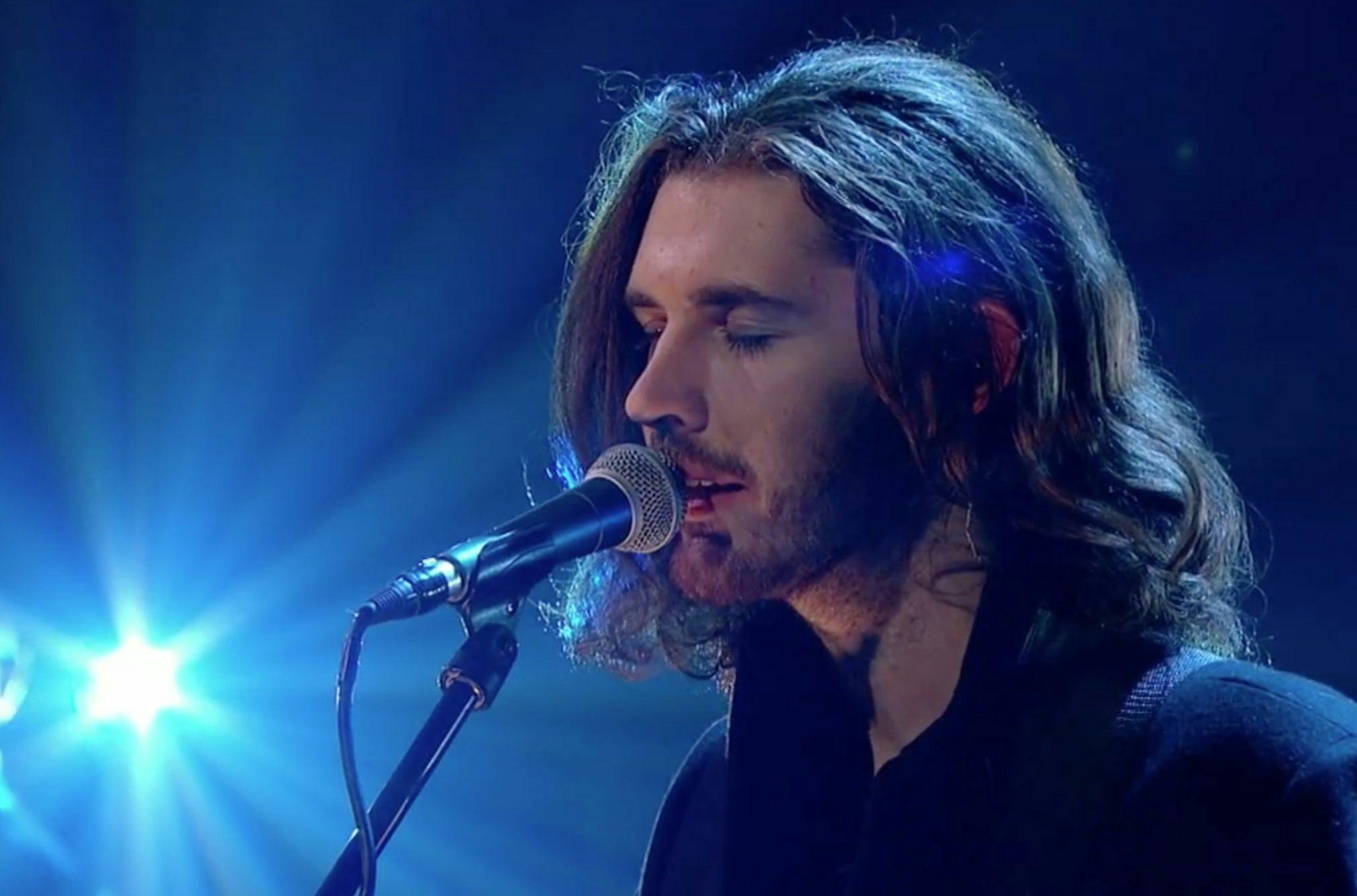 有哪些声音沙哑的欧美男歌手?大叔范,有磁性那种. - 知乎