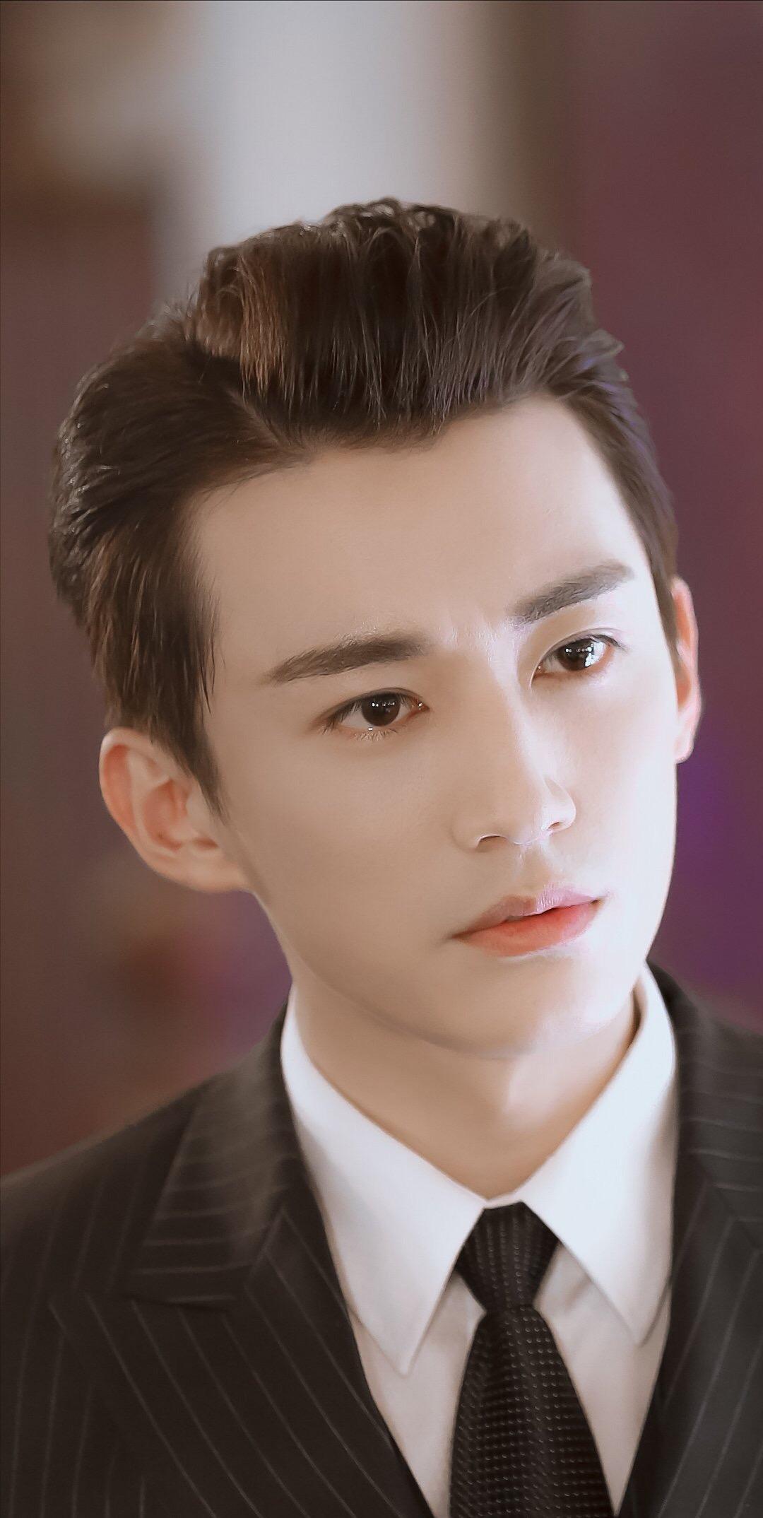 当今内娱骨相优越的男明星有哪些啊? - 知乎