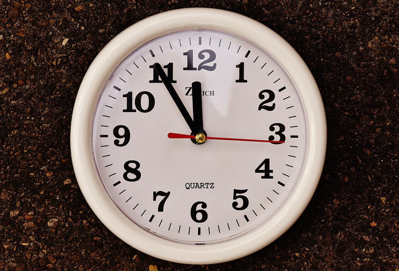 电子钟报时怎么取消