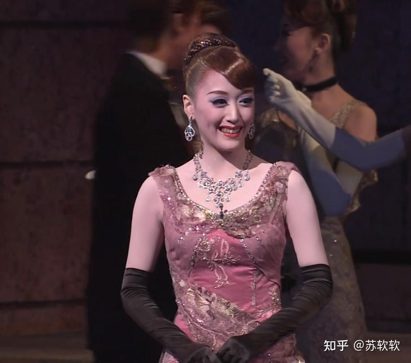 宝冢各组历代娘役top颜值天花板和地板砖分别是谁? - 知乎